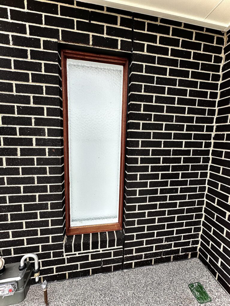 Windows caulking