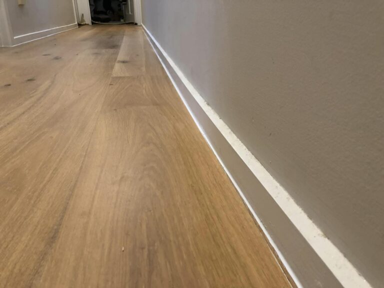 Caulking skirting boards