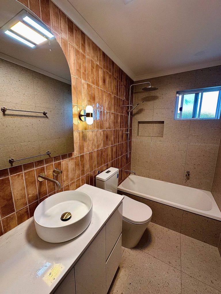Bathroom-shower-sealing M-Melbourne