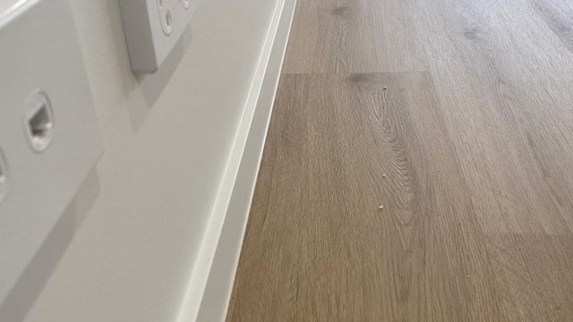 Caulking skirting Hybrid caulking